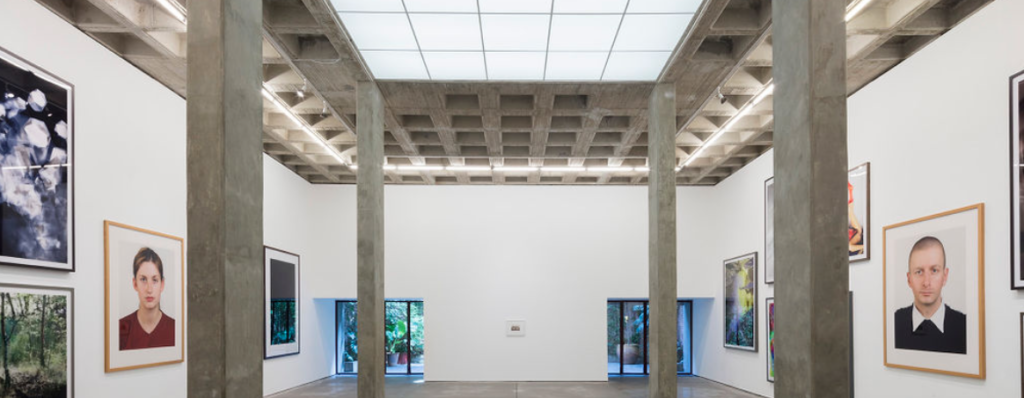 Galería OMR's modern space was designed to exhibit all mediums of work, from painting to video. (Photo courtesy of Galería OMR)