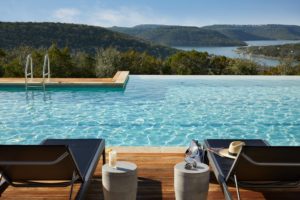 best texas wellness retreat JamesBaigrie_MiravalAustin_serenitypool_0719
