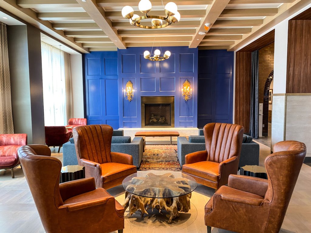 Vin – dramtic lobby space