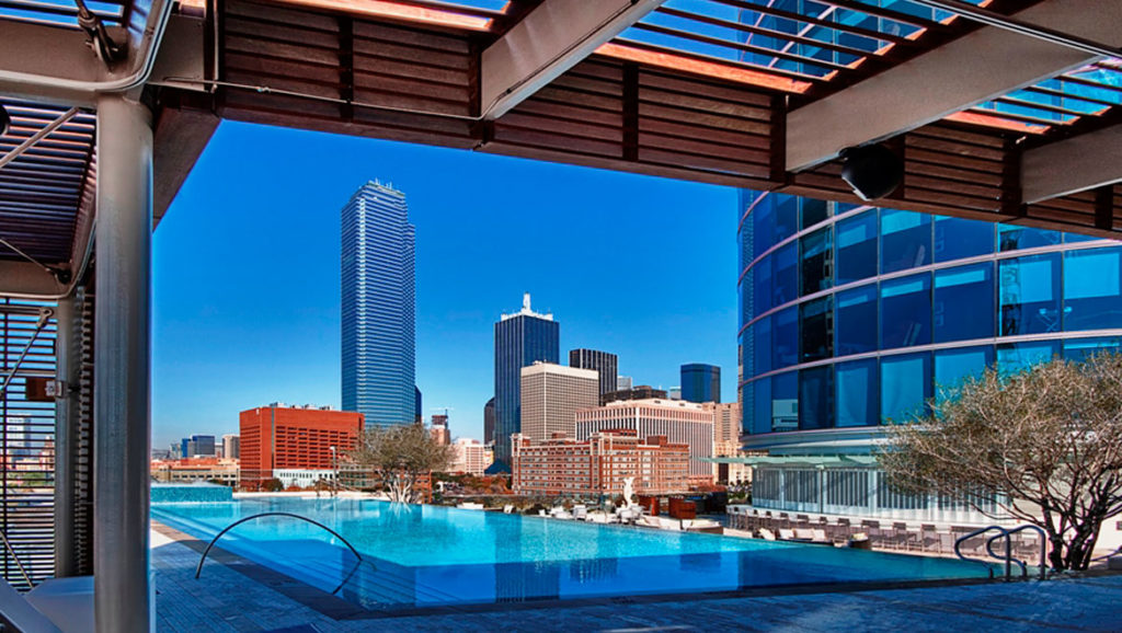 omni-dallas-hotel-downtown-pergola