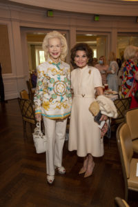 Lynn Wyatt, Linda McReynolds (Photo by Jenny Antill Clifton)