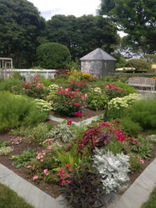 Bunny Mellon Garden MG-0098