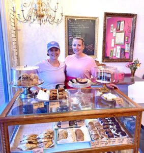 Sweet Lucy – Owners Lindsey Lawing and her sister Jodi Maria aka Fort Worth Cookie Gal. (Photo by Courtney Dabney)