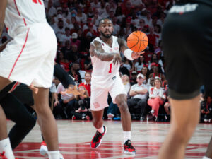 The #1 Houston Cougars defeated the Cincinnati Bearcats at the Fertitta Center,