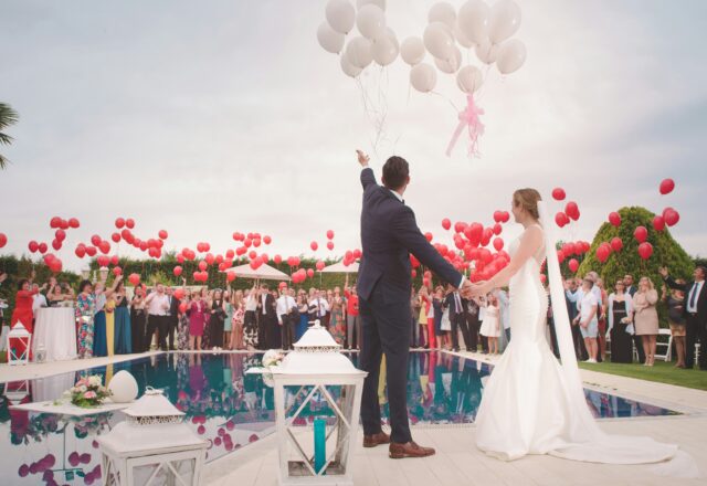 A 2025 Wedding Guest Survival Guide — From RSVP’ing and Gifting to Decoding the Dress Code